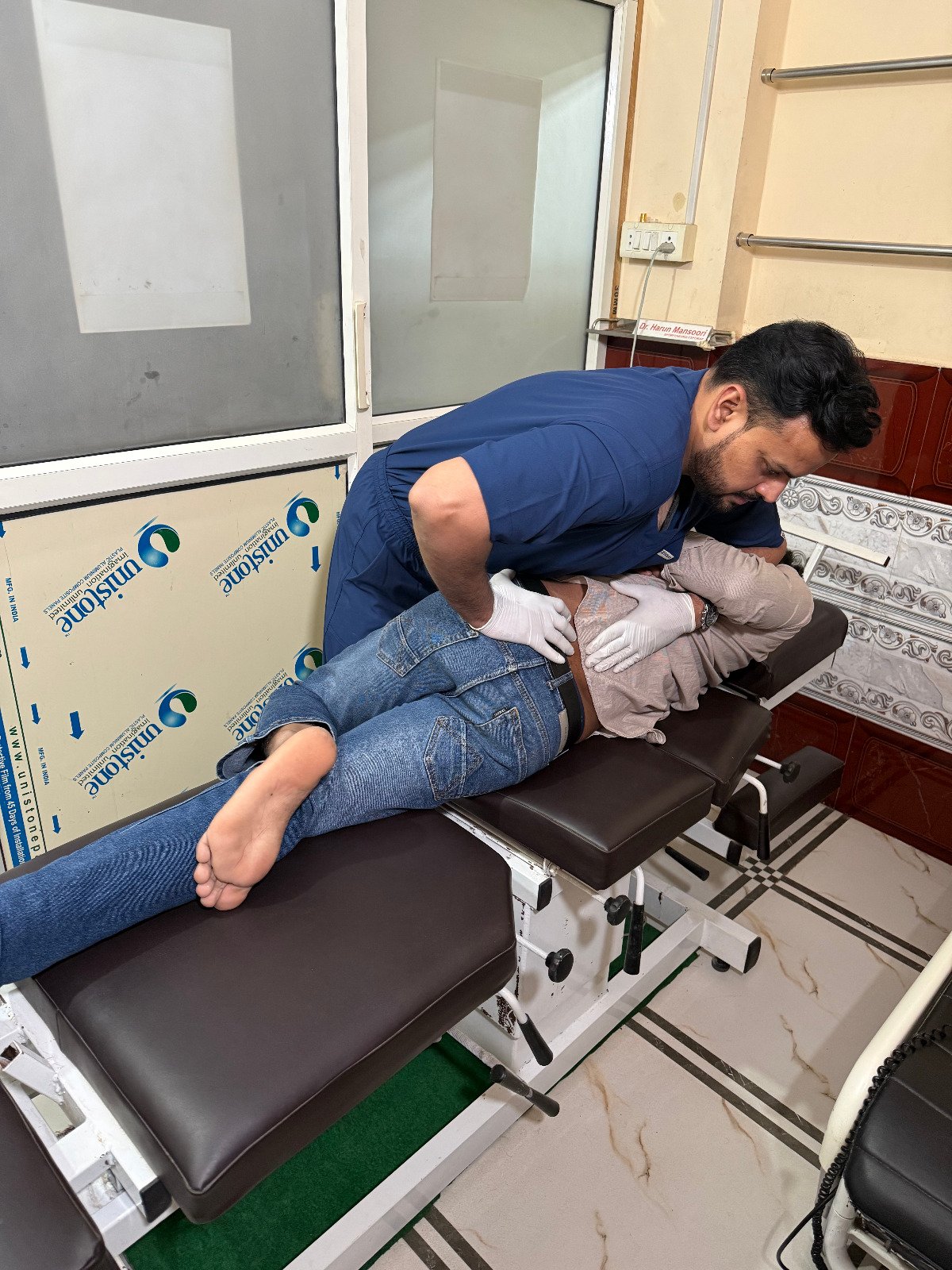 Spine and back pain physiotherapy treatment in Jaipur Center